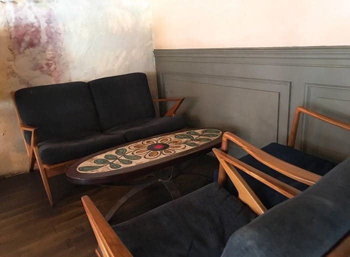 ポパンクールカフェ箕面のソファー席